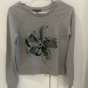 Flower cropped sweater with zip on the back